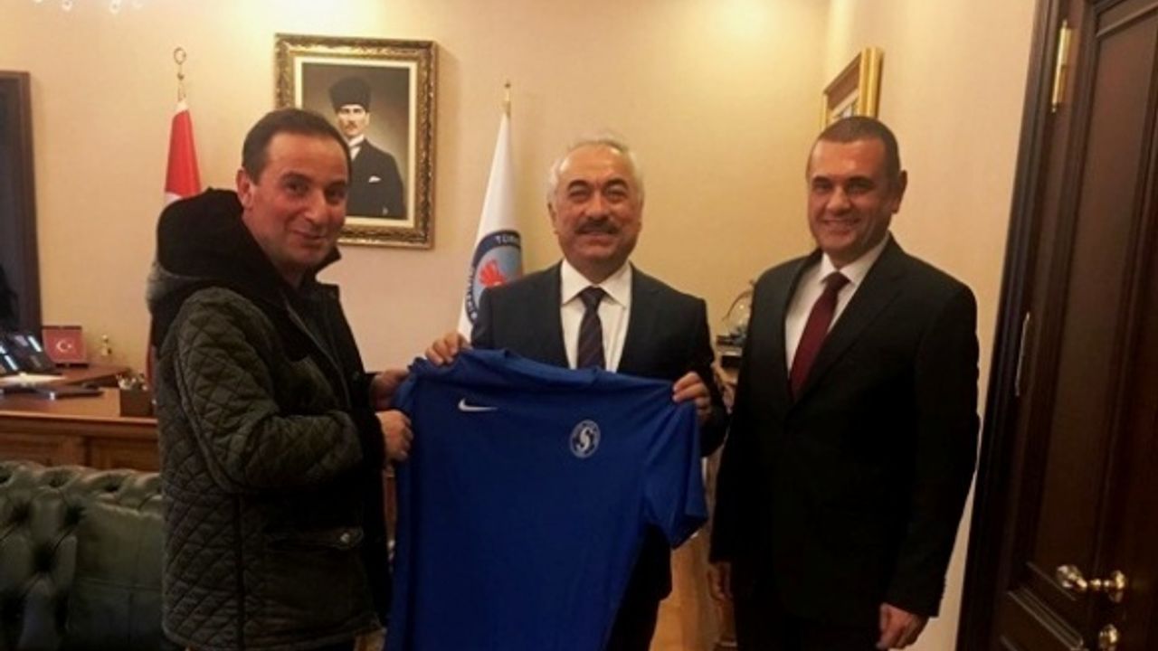 Sarıyer’den Mehmet Ersoy’a forma jesti