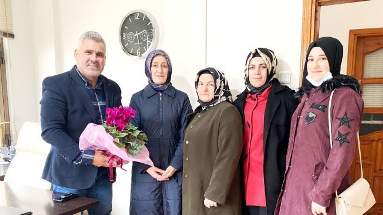 AK Sarıyer kadın kollarından gazetemize ziyaret