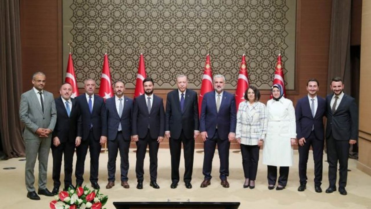 Cumhurbaşkanı Erdoğan, Kağıthane heyetini kabul etti