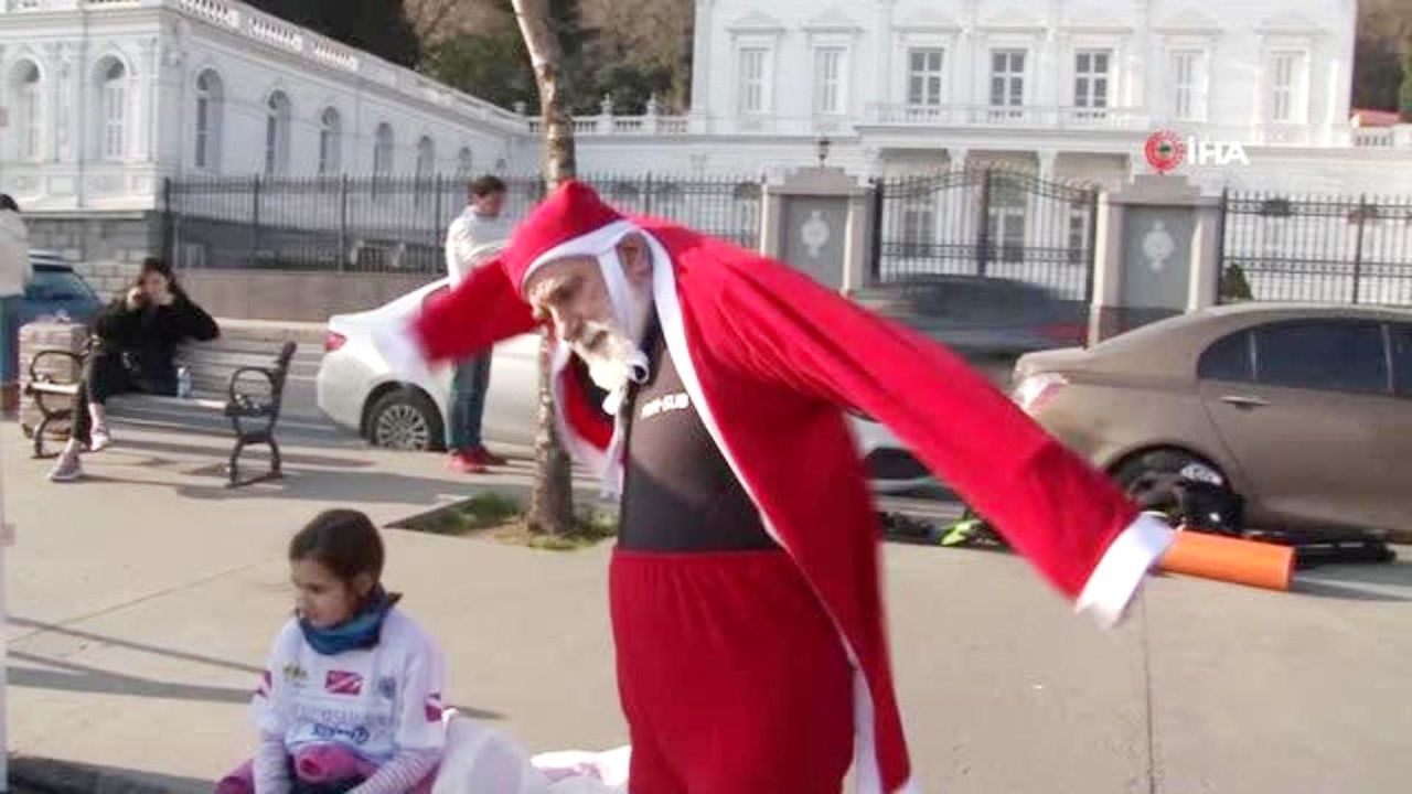 Noel Baba kostümlü ile Sarıyer’de farkındalık yarattı
