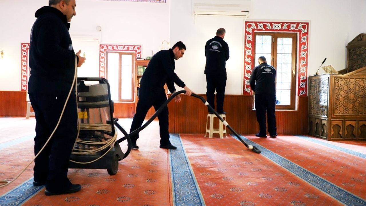 Sarıyer’de ibadethanelere ramazan temizliği