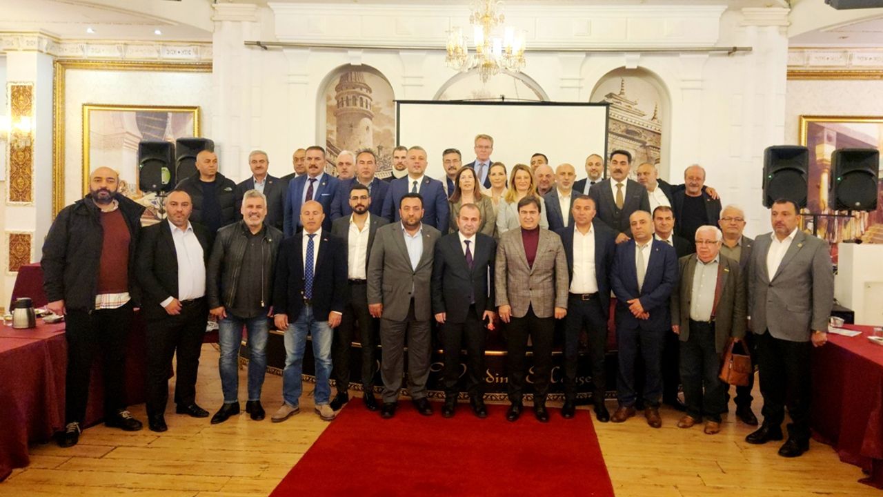 MHP Milletvekili Adayları Sarıyer’de muhtar ve basınla buluştu
