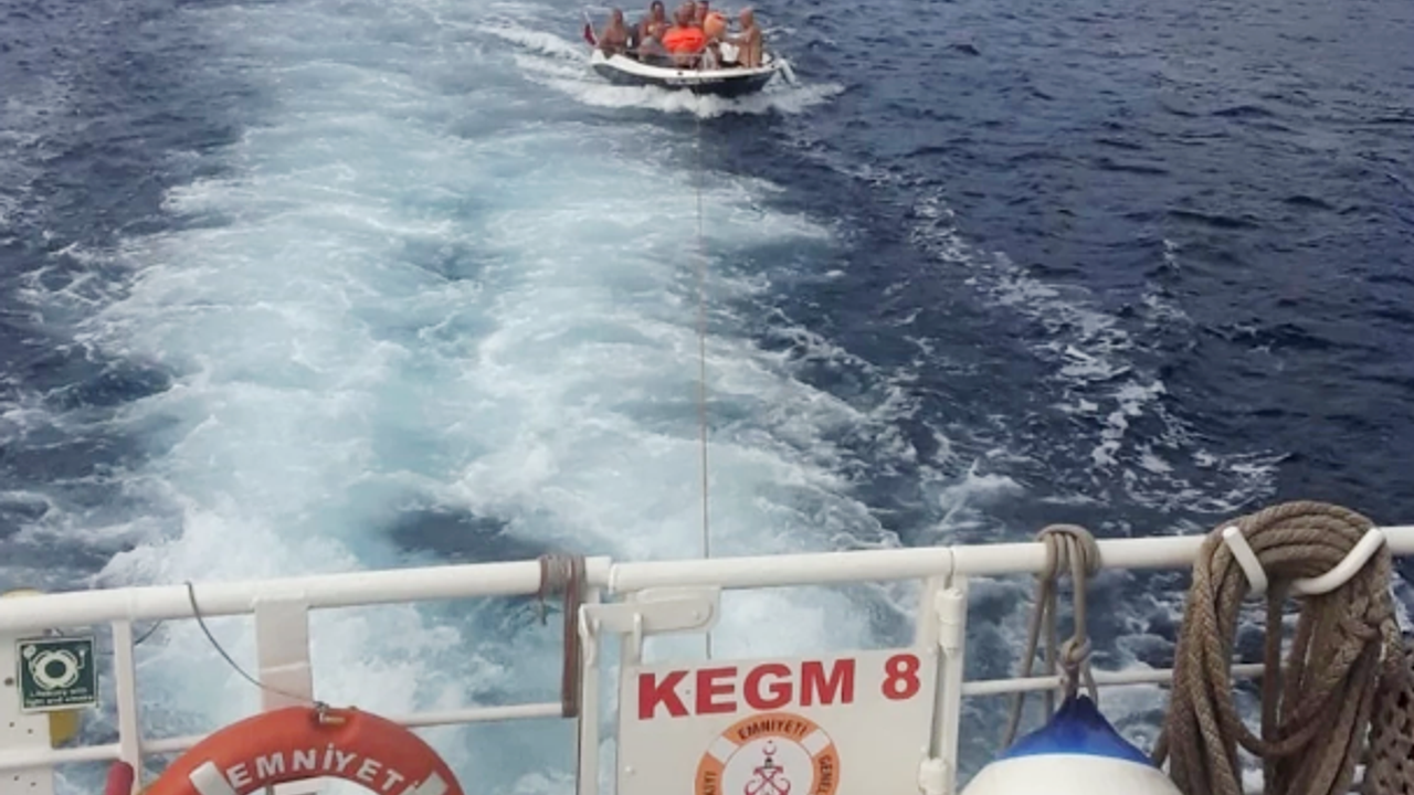 Sarıyer’de süreklenen tekne kurtarıldı