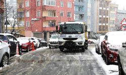 Kağıthane Belediyesi, karla mücadele için tam kadro sahada!