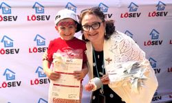 LÖSEV Canım Kardeşim Ders Evi mezunları’nın  karne heyecanı