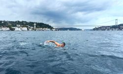 Sarıyerli Şems Çakıroğlu boğazı yüzerek geçti