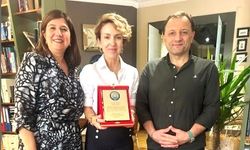 Sarıyer Ortaokulu’ndan Mimar Eda Tahmaz’a teşekkür ziyareti
