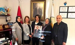 AK Parti Sarıyer’den muhtarlara Cumhurbaşkanı Erdoğan hediyesi