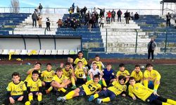 Yıldız Kanaryalar namağlup Zirvede!