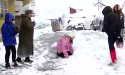 Sarıyer’de kar mesaisi ve çocukların kar keyfi