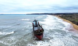 Sarıyer’de karaya oturan geminin, kurtarma talebi yok!