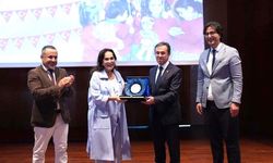 Sarıyer'de Türkan Şoray'a anlamlı plaket