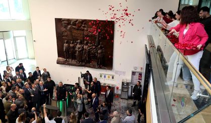 İBB başkanı İmamoğlu Sarıyer’de çiçeklerle karşılandı