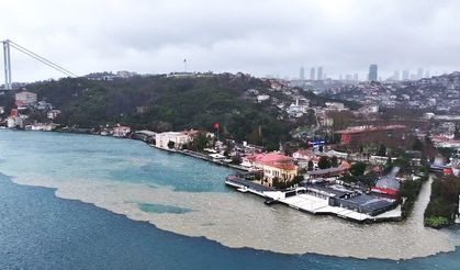 Baltalimanı'nda deniz renk değiştirdi: Vatandaşlar endişeli!