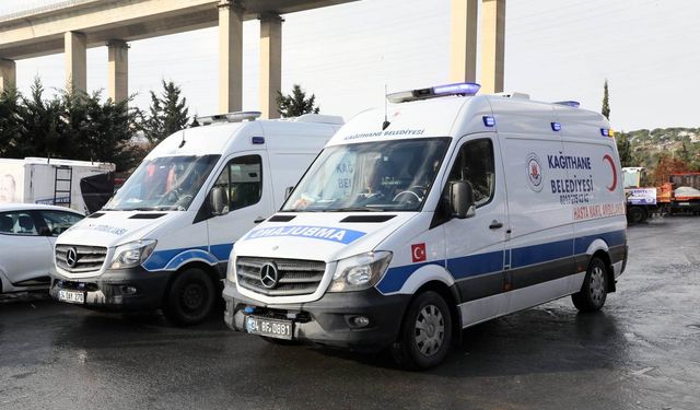 Deprem bölgesine ambulans ve sağlık ekibi sevk edildi
