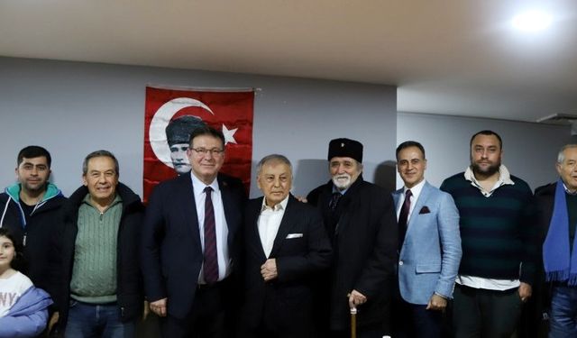 CHP'li Başkan Adayı Mustafa Oktay Aksu Özden Sitesi sakinlerini dinledi