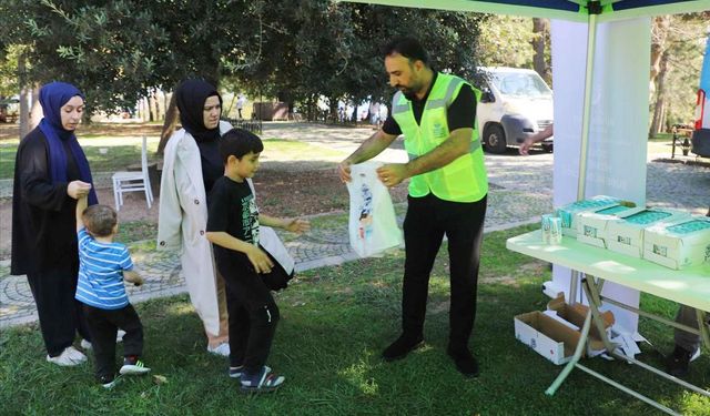 İBB'den Sarıyerli çocuklara süt ikramı