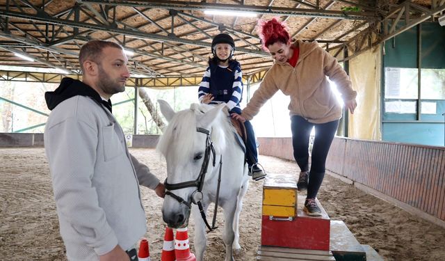 Sarıyer’de engelli çocukları mutlu eden terapi