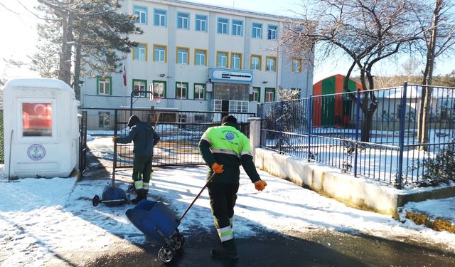 Sarıyer Belediyesi'nin buzlanmaya karşı mücadelesi