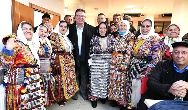 Başkan Aksu, komşularıyla hızır lokmasını paylaştı