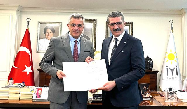 İYİ Parti Sarıyer'de yeni dönem: Alaeddin Pınarbaşı göreve başladı!