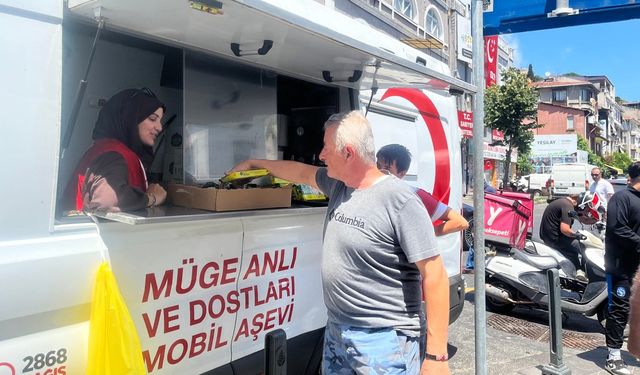 Asırlık çınar, gönüllere dokunmaya devam ediyor