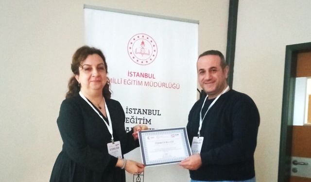 Sarıyerli akademisyen müdür yine gururlandırdı