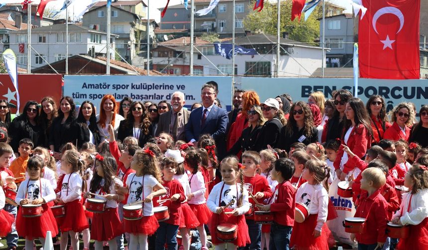 Sarıyer Belediyesi Çocuk Oyun ve Etkinlik Merkezi öğrencilerinden 23 Nisan coşkusu