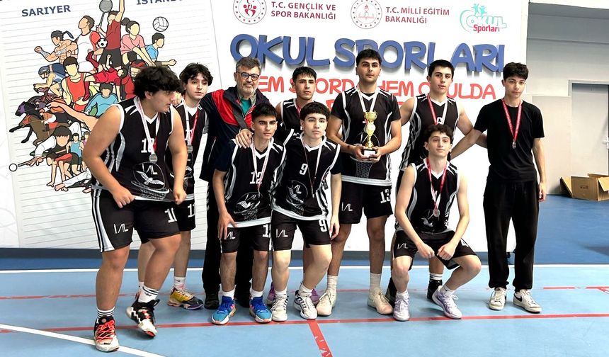 İstinye Anadolu Lisesi'nden sporun her alanında büyük başarı!