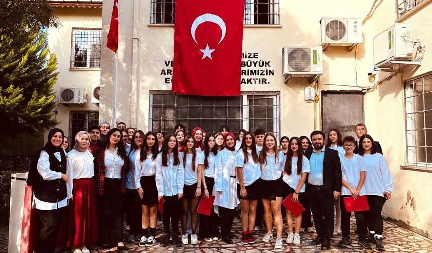 Sarıyer Özel Meridyen Anadolu Lisesi’nde 29 Ekim coşkusu