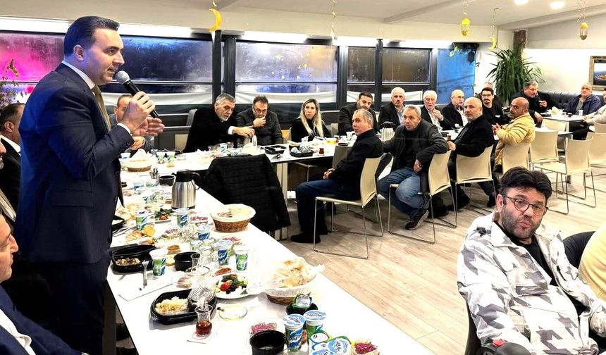 AK Sarıyer, taksi ve minibüsçü esnafı iftarda buluştu