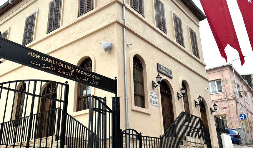 Gümrükçü İshak Ağa Camii’nde dikkat çeken değişiklik!