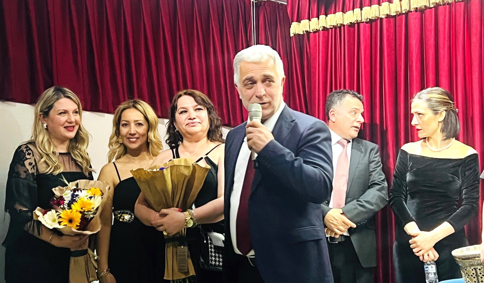 Istinye Anadolu Lisesi Öğretmen Korosu 1
