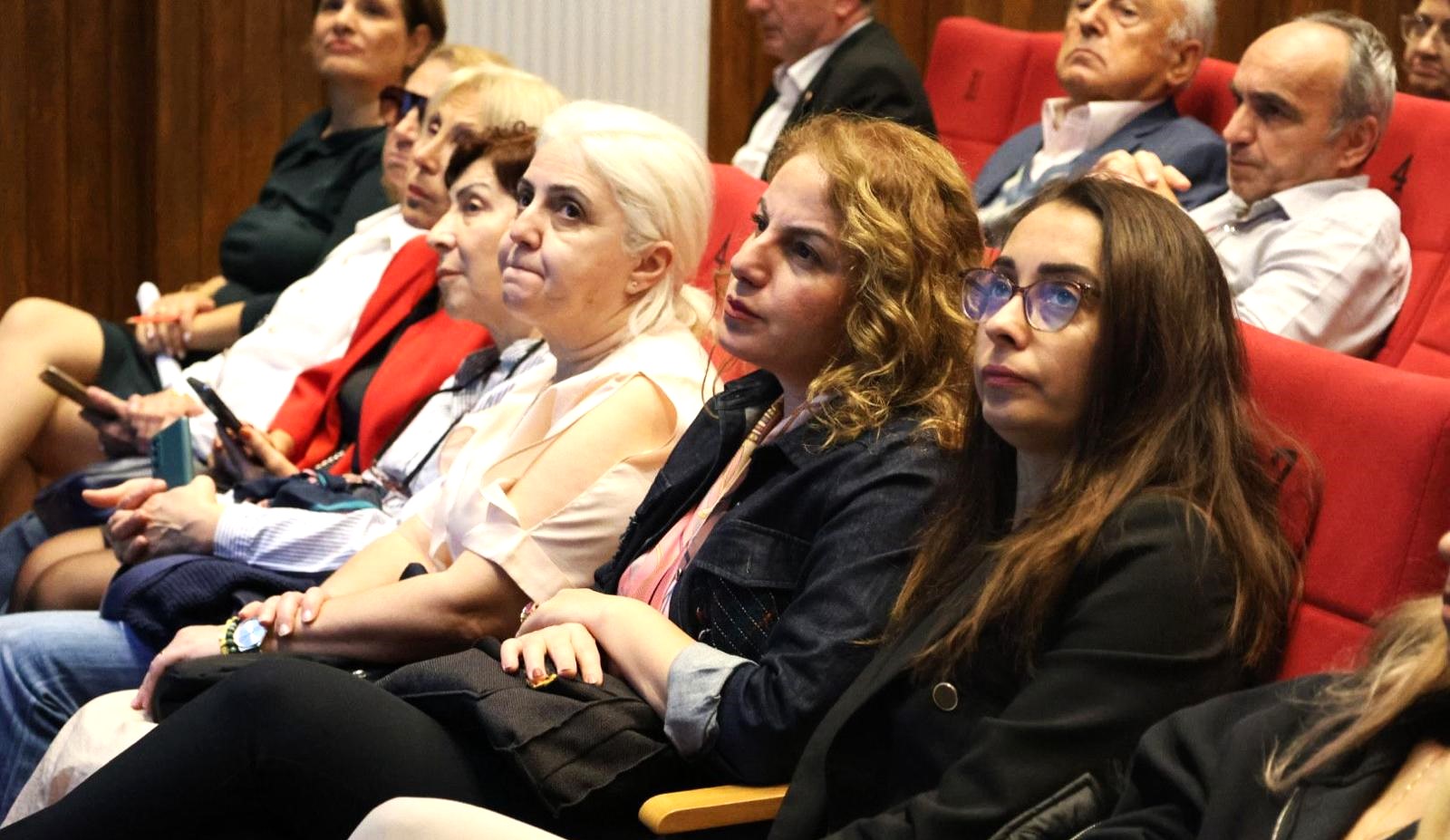 D327Cbbb B775 4E07 8A36 1E5B7Fb772Ff