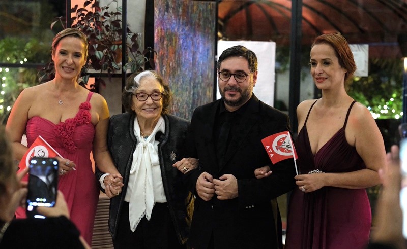 472E6A8C 0229 4C65 842F Cc627Aca3181Didem & Sinem Balık