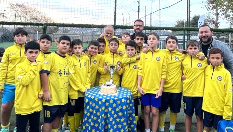 Yildiz Kanaryalar Sampiyon