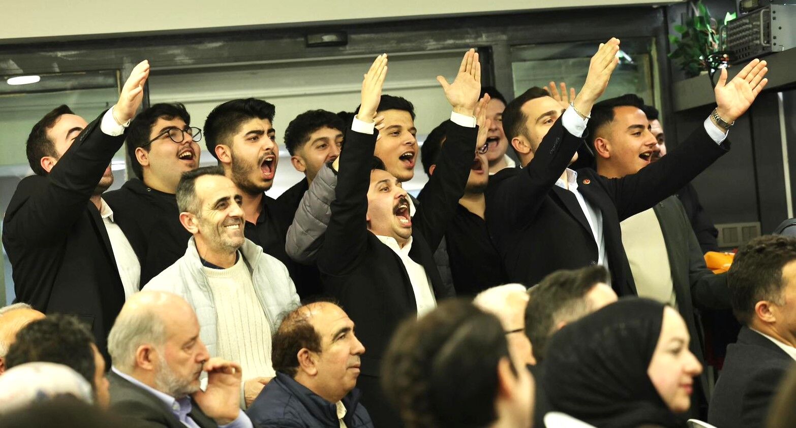 Ak Sarıyer Gençlik Kolları