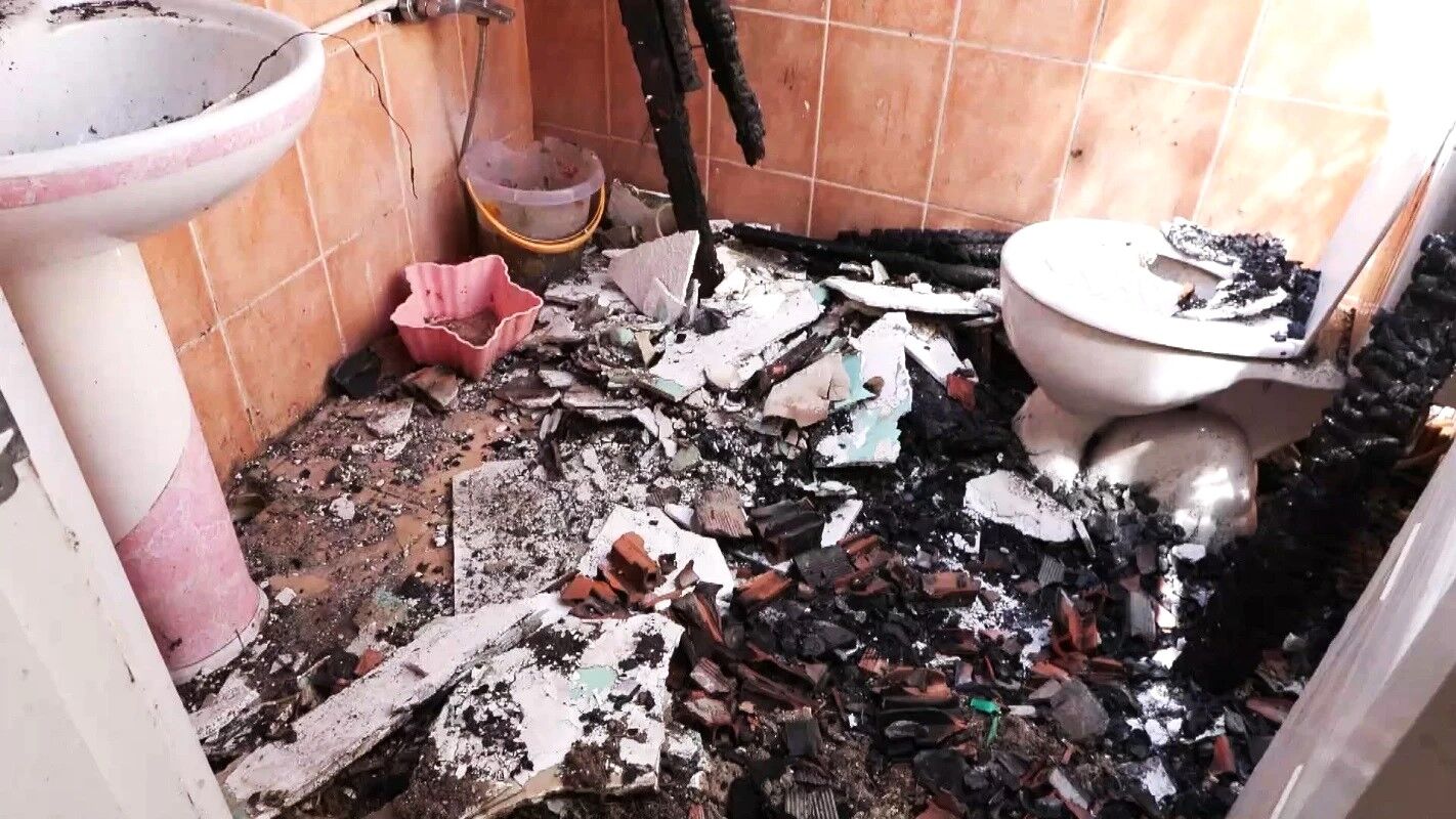 77Aa82A1 Catisiz Apartmanda Iki Aylik Cile Borcu Bitmeden Kule Dondu Sariyerde Yanan Catinin Parasini Oderken Evsiz Kaldilar